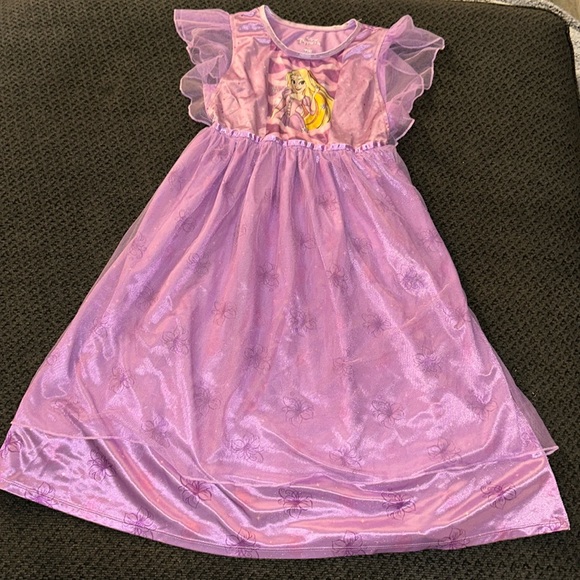 Disney Other - Rapunzel night gown